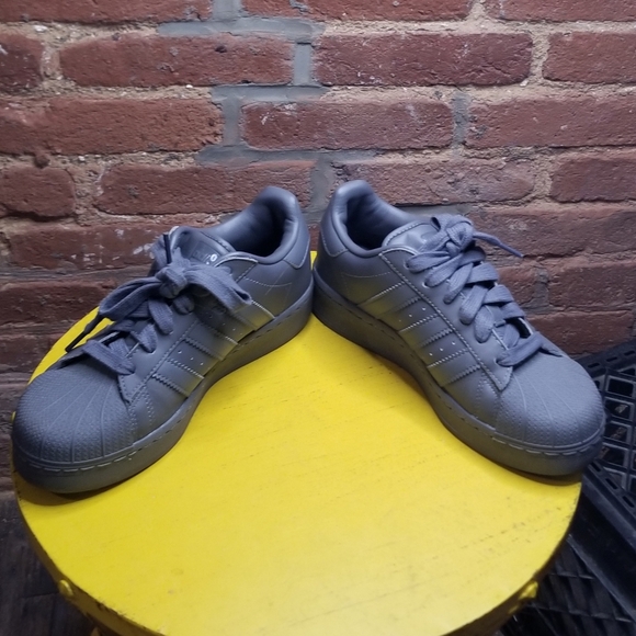 Womens Adidas sneakers - Picture 2 of 7